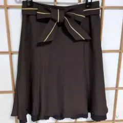 ブラウン リボンベルト付き 膝丈　フレアスカート