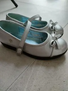 BeBe　シルバー リボン付き フォーマルシューズ　べべ　19cm