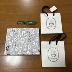 Diptyque ショップ袋2つと香水サンプル - メルカリ
