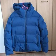 ユニクロ　シームレスダウンパーカー