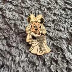 ミニーマウス ウェディングピンバッジ