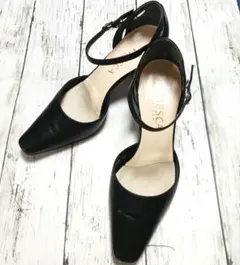 銀座ヨシノヤ ブラックレザー ポインテッドトゥ ハイヒール　22.5㎝
