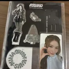 サナ　アクスタ