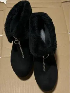 ファー付きブラックブーツ