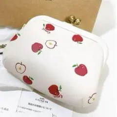 【美品】coachりんご柄　コーチCOACH がま口財布　キスロック