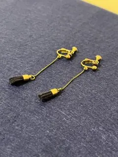 ネジ式イヤリング