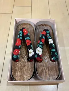 【未使用】　木製 下駄 椿柄鼻緒