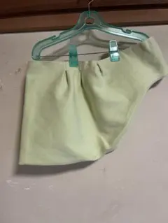 淡い黄色のタック入りスリング カドルミーソリッドライムL