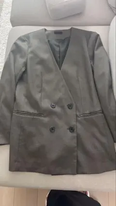 アパートバイローリーズ　ダークグレー ノーカラーダブルブレストジャケット