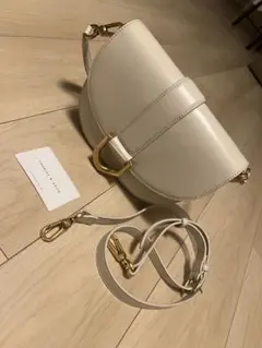 CHARLES & KEITH ショルダーバッグ