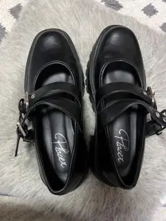 ストラップ付きブラックローファー　レディース靴