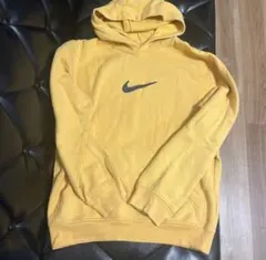NIKE 黄色 パーカー