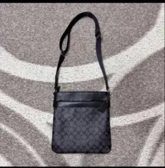 Coach ブラックショルダーバッグ