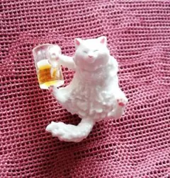 斉さまご専用　ほろ酔いにゃんこ　白猫さん帯留め