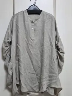 新品【ビアズリー】 ベージュ ドルマントップスのサムネイル