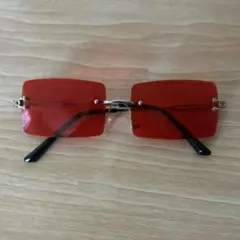 赤いお洒落サングラス