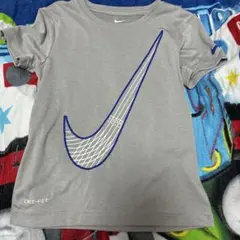 NIKE 116〜122cmのサムネイル
