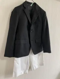黒のブレザーと白のパンツセット 130〜140cm
