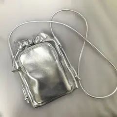 [美品]シルバー スマホショルダーバッグ おしゃれ