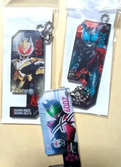 仮面ライダー アクリルスマホスタンド ディケイド ダークキバ ドゥームズギーツ