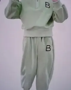 ◎新品未使用　キッズミントグリーン フリース セットアップ１４０cm