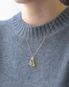 犬型樹脂ペンダントネックレス