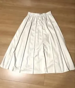 厚手プリーツ ロングスカート　クリーム色　フリーサイズ　レイカズン　秋冬向き