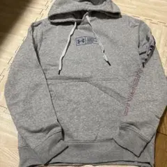 UNDER ARMOUR グレー フード付きパーカー SM/PCH