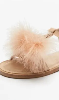 新品 ZARA ザラ 37 フェザー 羽根 サンダル ベージュ フラット