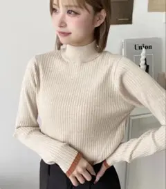 美品　moment+ 配色ボトルネックセーター