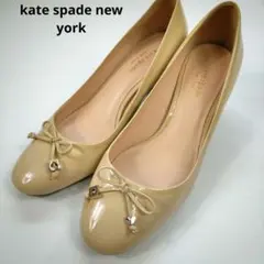kate spade new york エナメル パンプス ベージュ リボンのサムネイル