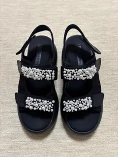 Charles & Keith ビーズドストラップスポーツサンダルのサムネイル