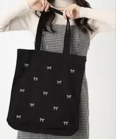 Ober Tashe リボン刺繍キャンバストートバッグのサムネイル