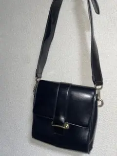 黒　合成皮革製　フェイクレザー　ショルダーバッグ