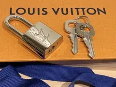 【新品】LOUIS VUITTON パドロック シルバーブラックブライトタイプ 楽天市場】LOUIS VUITTON ルイ ヴィトン パドロック R10024