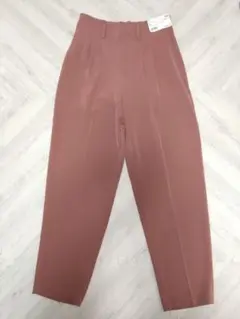 UNIQLOドレープリラックステーパードアンクルパンツ