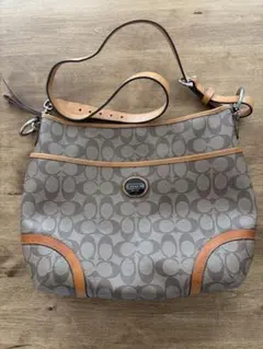 COACH グレー ショルダーバッグのサムネイル