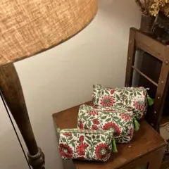 インド　ブロックプリント　花柄ポーチセット（タッセル付き）　3個セット