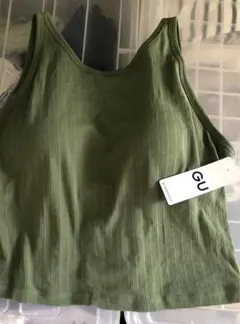 GU リブ編み タンクトップ オリーブグリーン