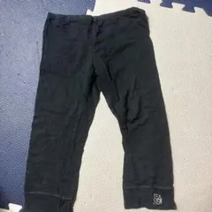 黒色ボトムス ロゴ刺繍入り