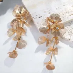 ゴールド 花　フラワーモチーフ ロングピアス イヤリング 結婚式 ブライダル