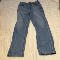 GU ライトブルーストレートデニム