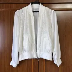 アベイル　レースブルゾン　長袖　シアー　白　ジップアップ　SUREVEのサムネイル