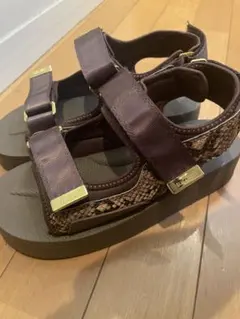 SUICOKE スポーツサンダル パイソン柄のサムネイル