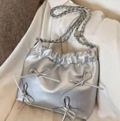 ※値下げしました※ リボン　ハンドバッグ　シルバー　プリーツ　韓国