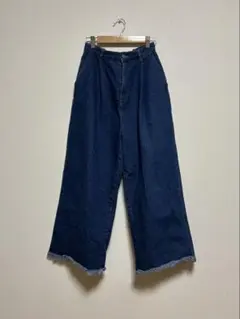 ダークブルー　ワイドレッグ　裾フリンジ　デニム