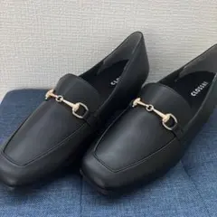 ブラックローファー ゴールド金具付き
