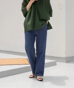 アーバンリサーチドアーズ　デニムワイドパンツ　ブルー　Sサイズのサムネイル