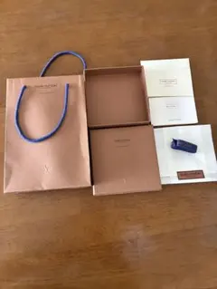 Louis Vuitton ギフトバッグと化粧箱セット