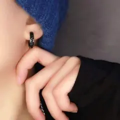 ピアス ブラック フープ ヒップホップ スキャッチレスのサムネイル